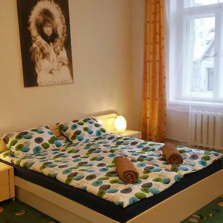 Bright , Clean, Spacious *